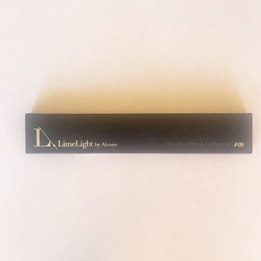 NEW - Limelight by Alcone Angled Shadow Brush #09